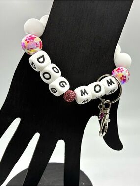 Dog Mom Beaded Key Ring Bracelet - White & Pink
